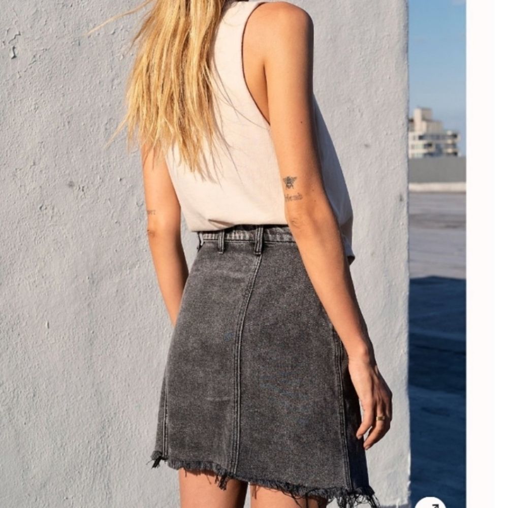 Free People Parker Wrap Skirt in Sulphur Black size 26 - Picture 3 of 13
